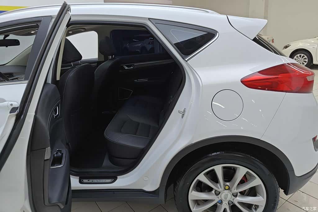 Geely Emgrand, 2018 11