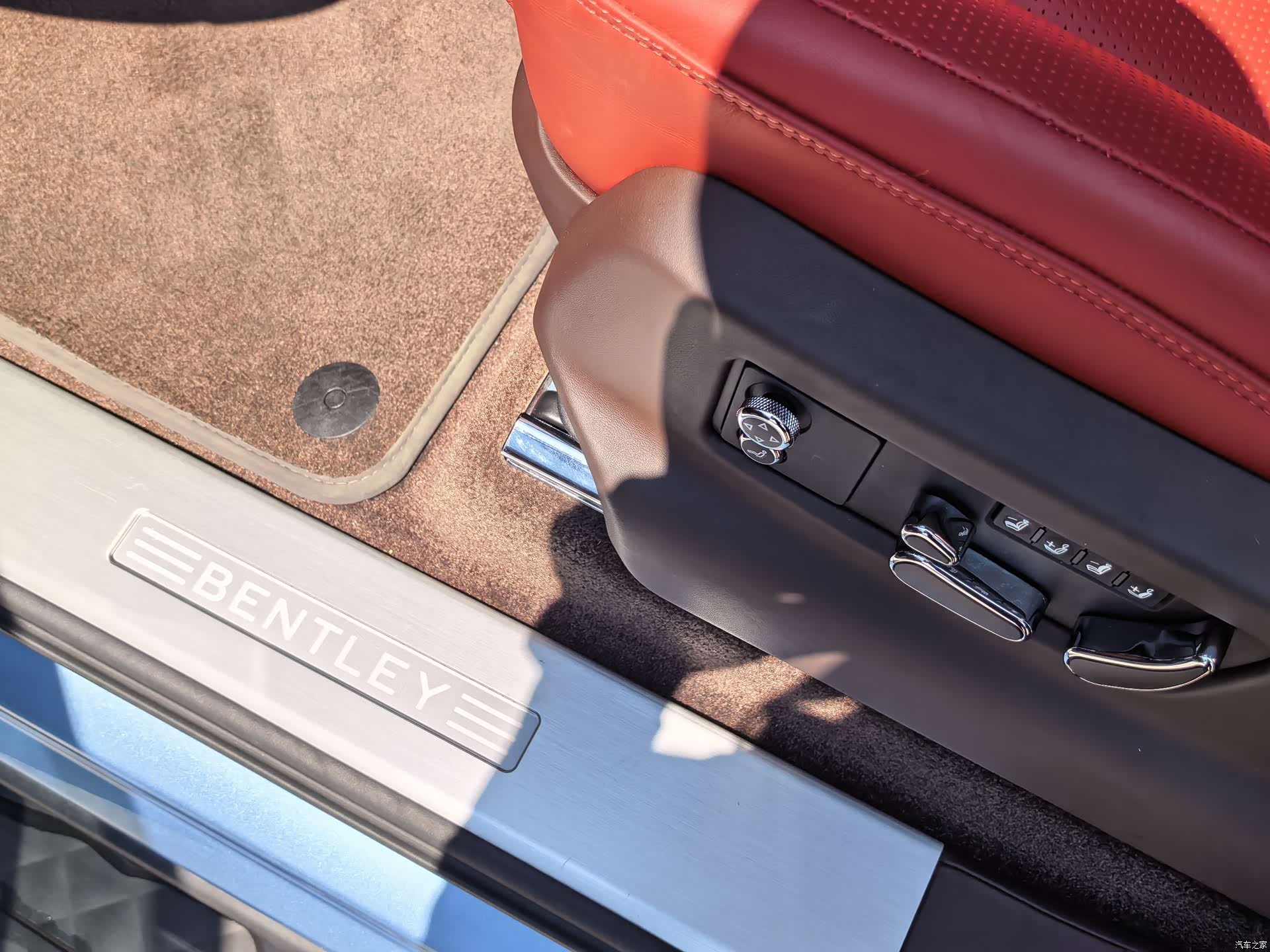 Bentley Bentayga, 2022 19