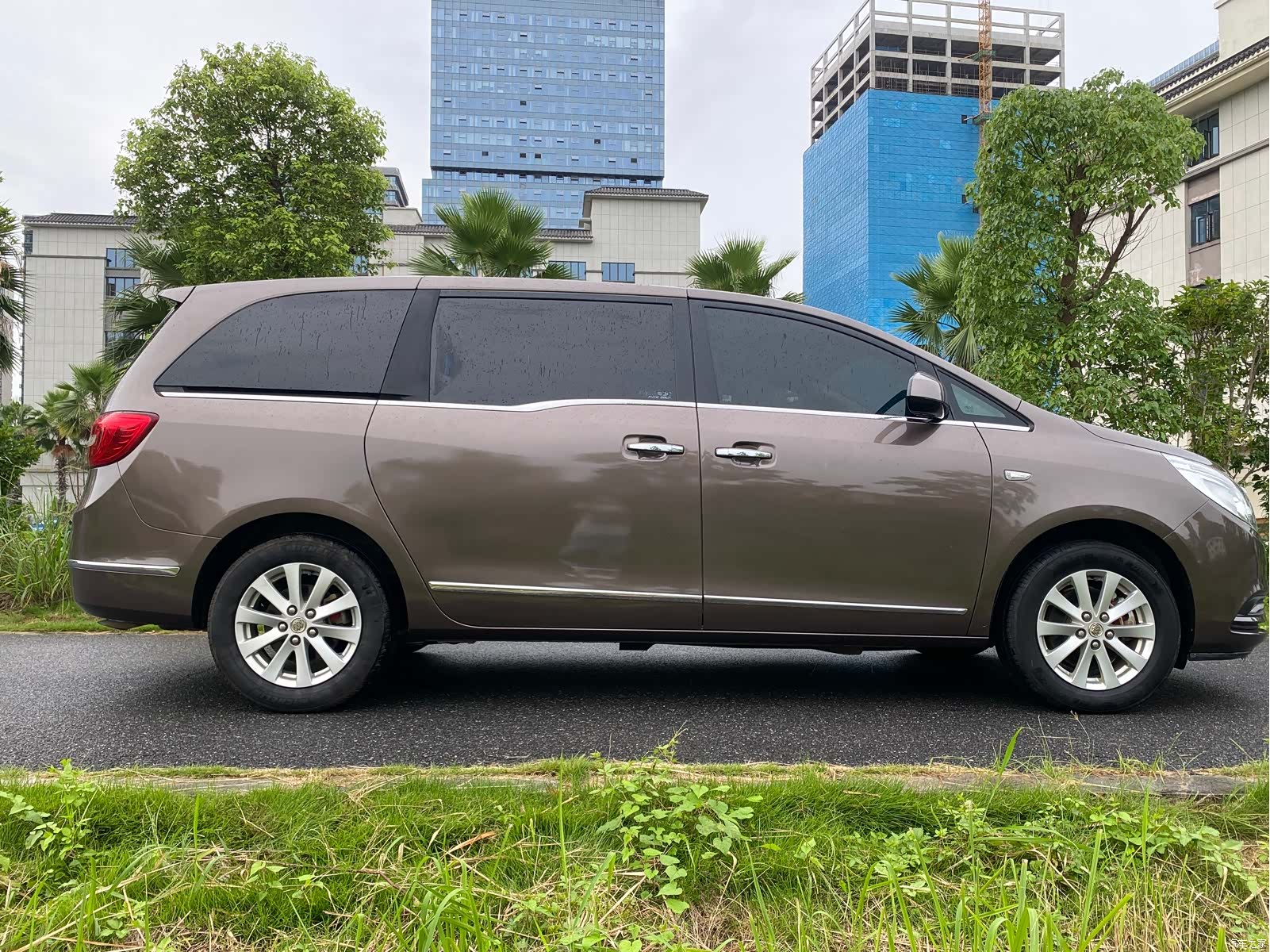 Buick GL8, 2017 все фото