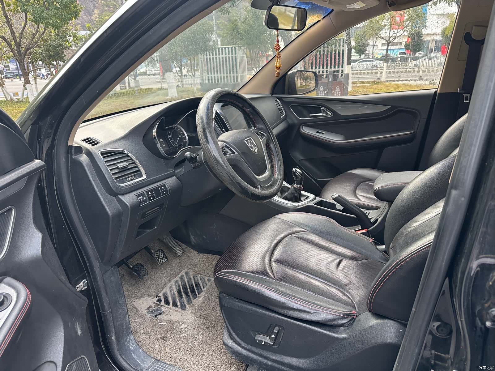 Wuling 560, 2016 13