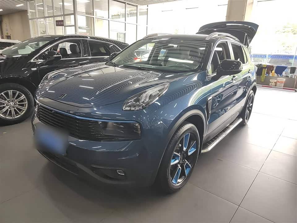 Lynk & Co 01