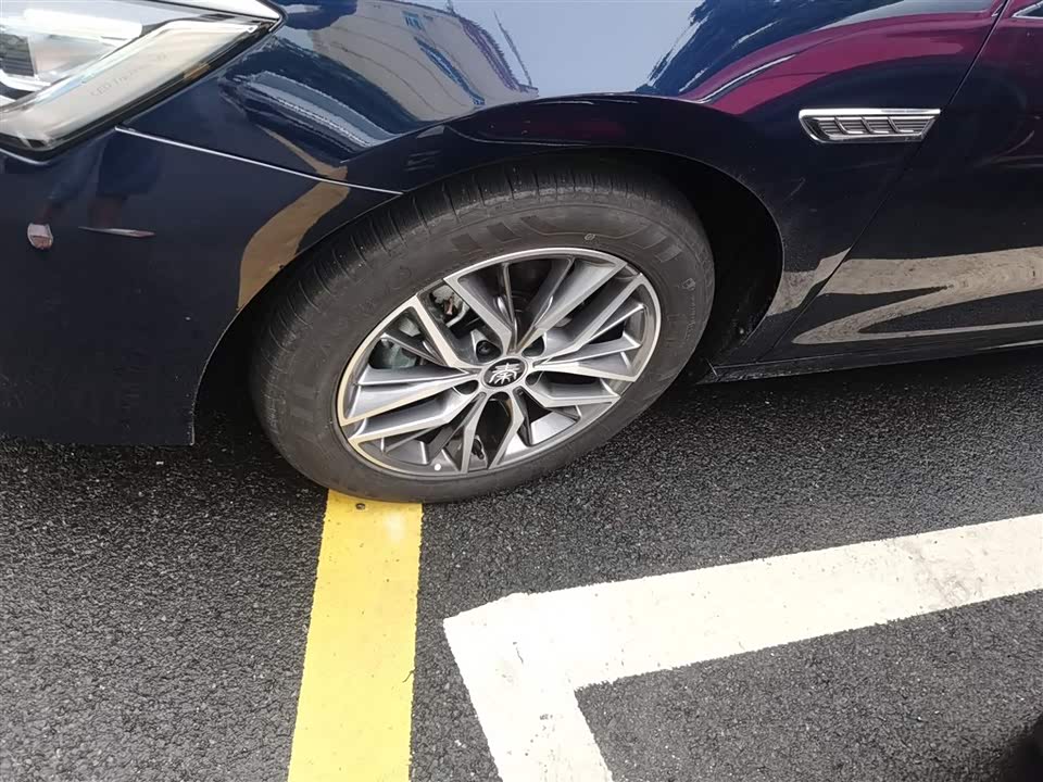 BYD Qin Yuan BYD Qin Yuan