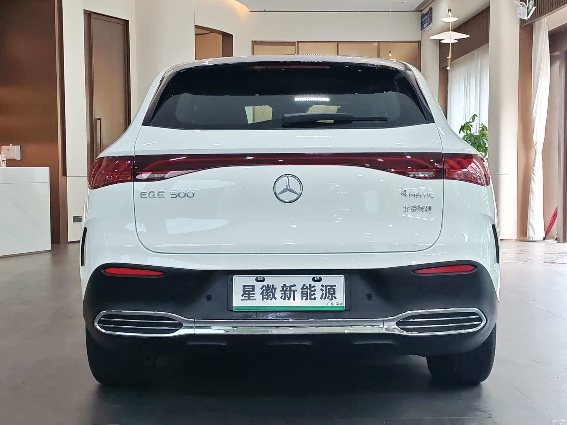 Mercedes-Benz EQE, 2024 27