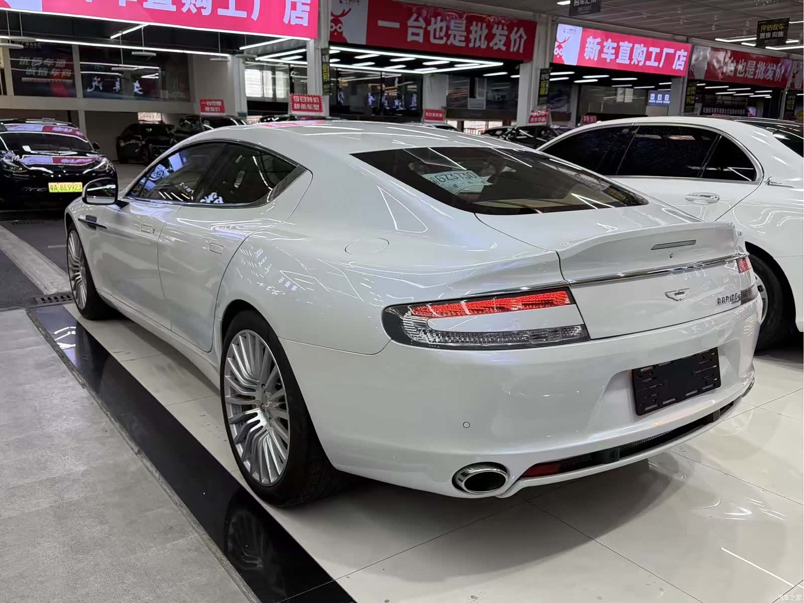 Aston Martin Rapide, 2015 все фото