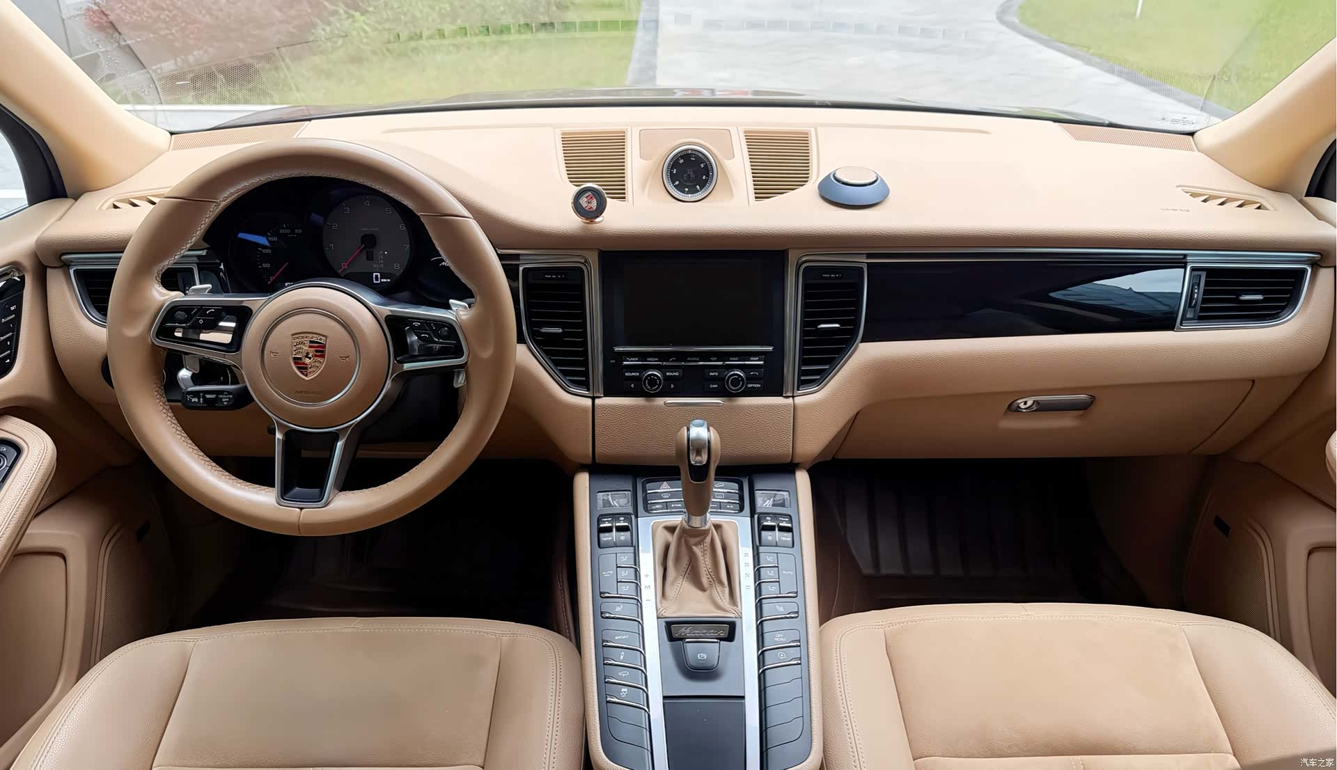 Porsche Macan, 2015 все фото