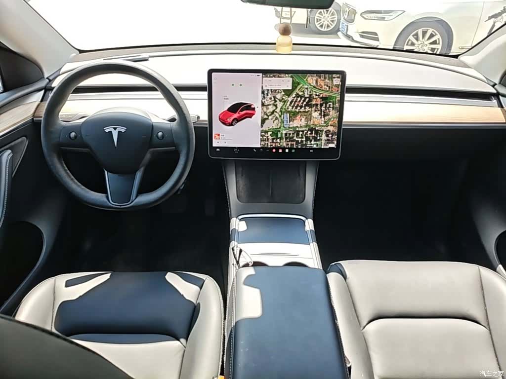 Tesla Model Y, 2021 10