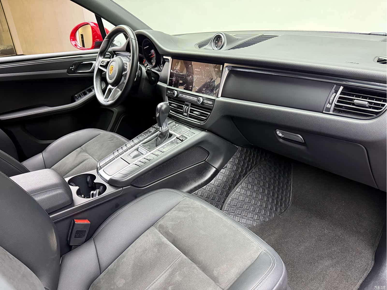 Porsche Macan, 2020 3