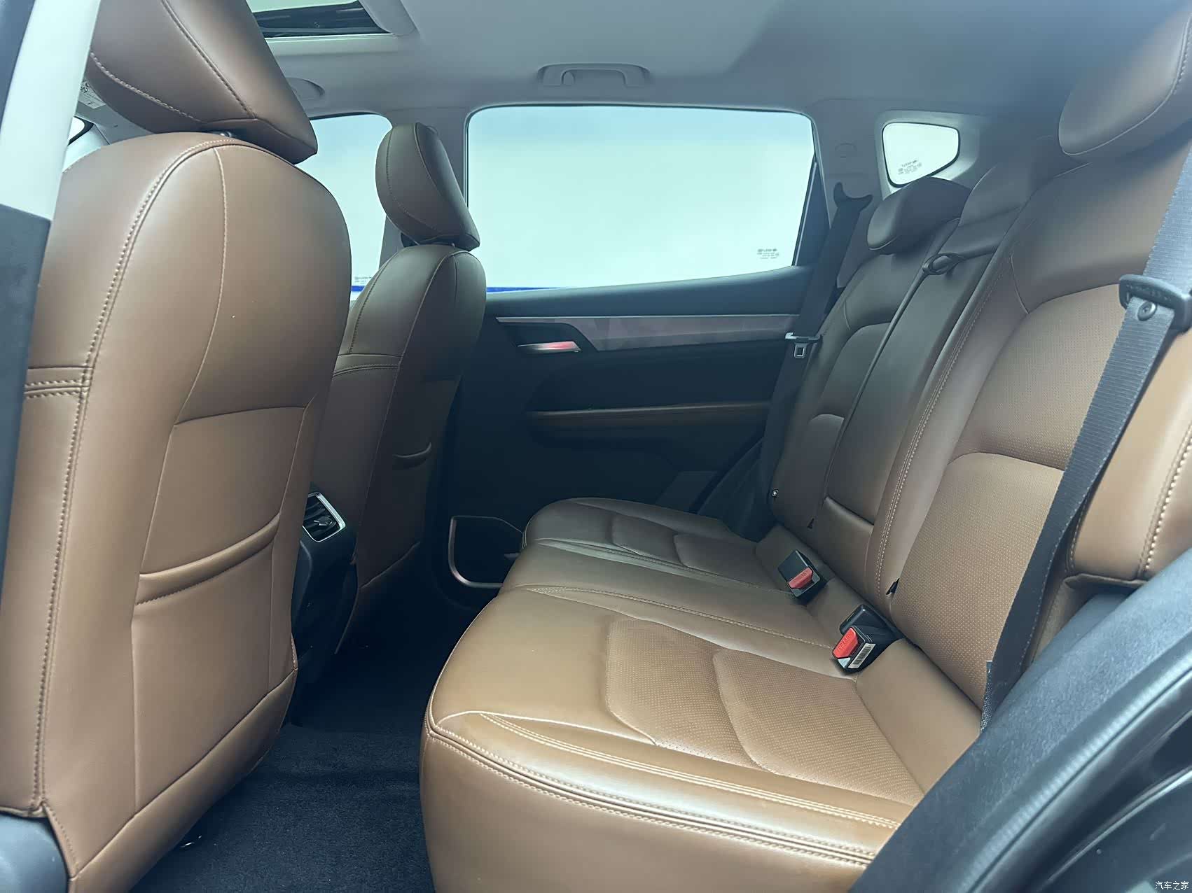 Geely X6, 2022 9