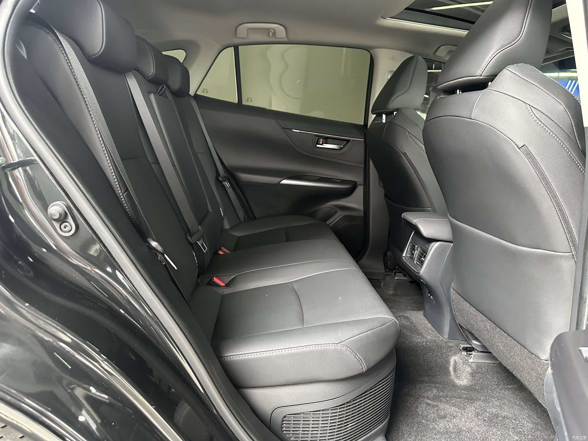 Toyota Venza, 2023 10