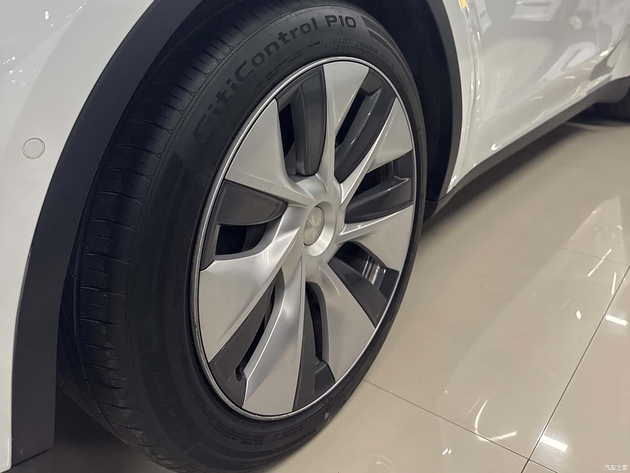 Tesla Model Y, 2023 10