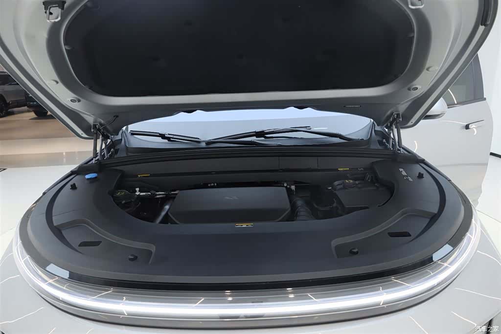 Li Auto L7, 2023 24
