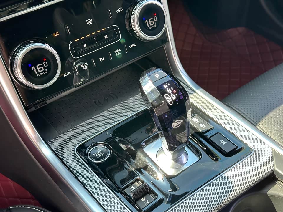 Jaguar XEL Jaguar XEL