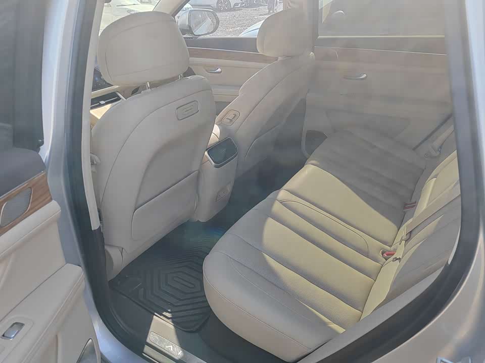 AITO Ask the world M7