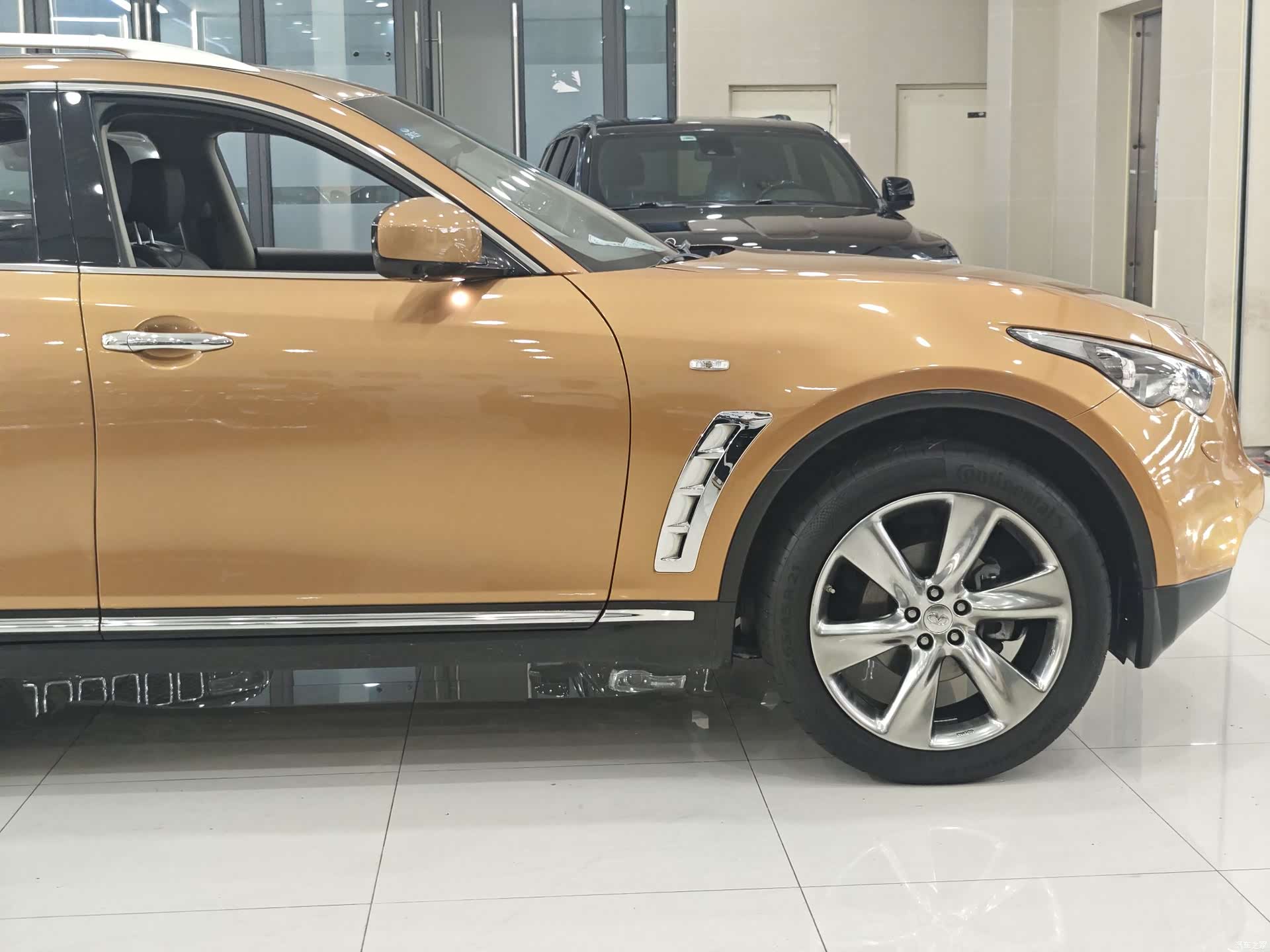 Infiniti FX35, 2013 19