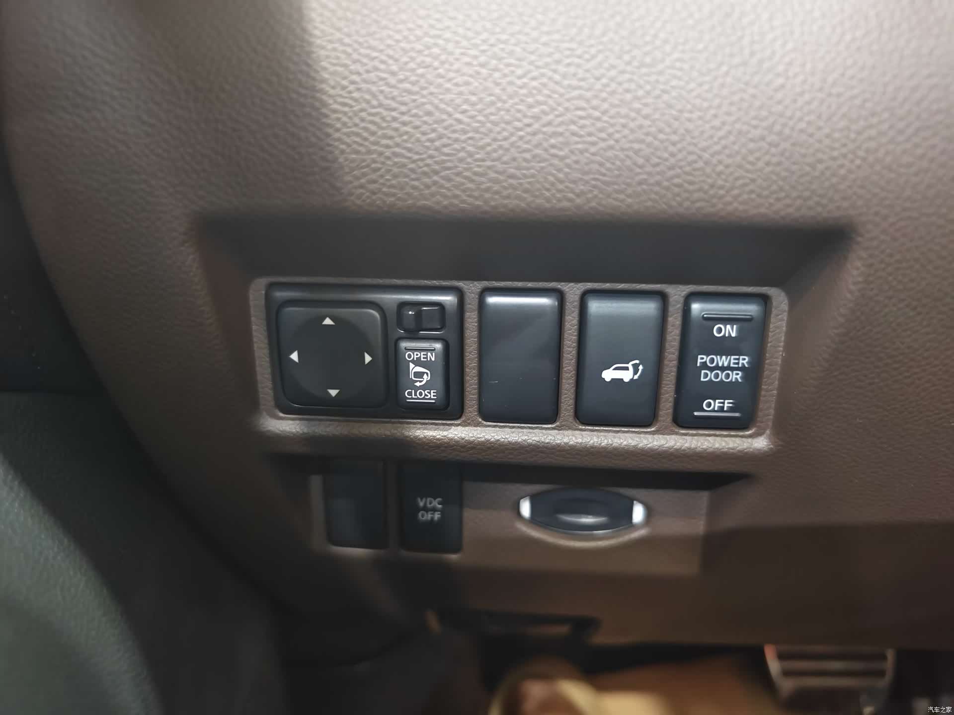 Infiniti FX35, 2013 9