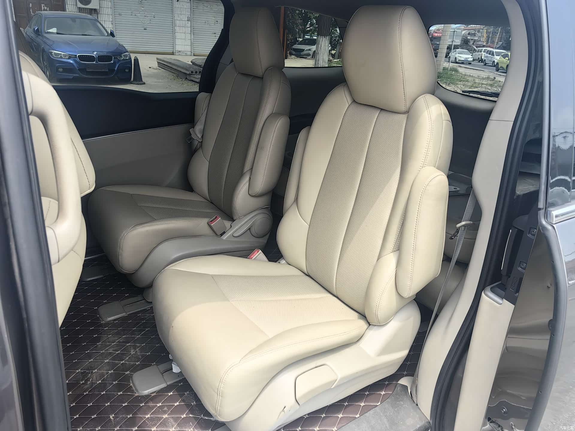 Buick GL8, 2017 4