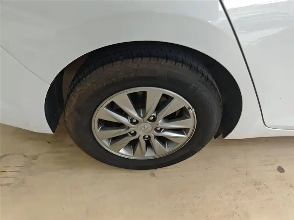 Hyundai Yuedong
