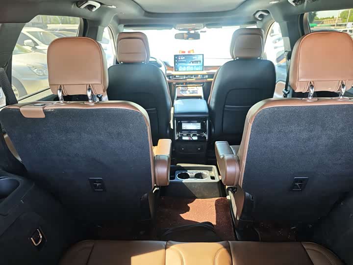 Lincoln Aviator, 2020 года фото 13