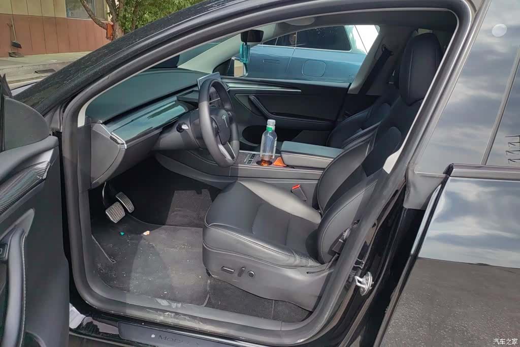 Tesla Model Y, 2023 9
