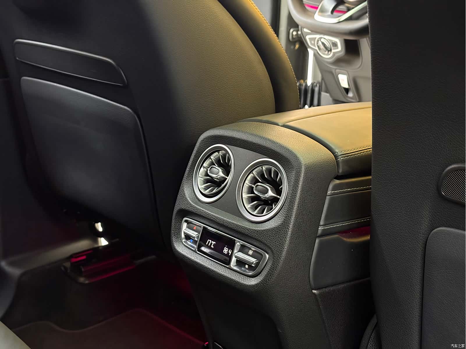 Mercedes-Benz G-Class, 2024 23