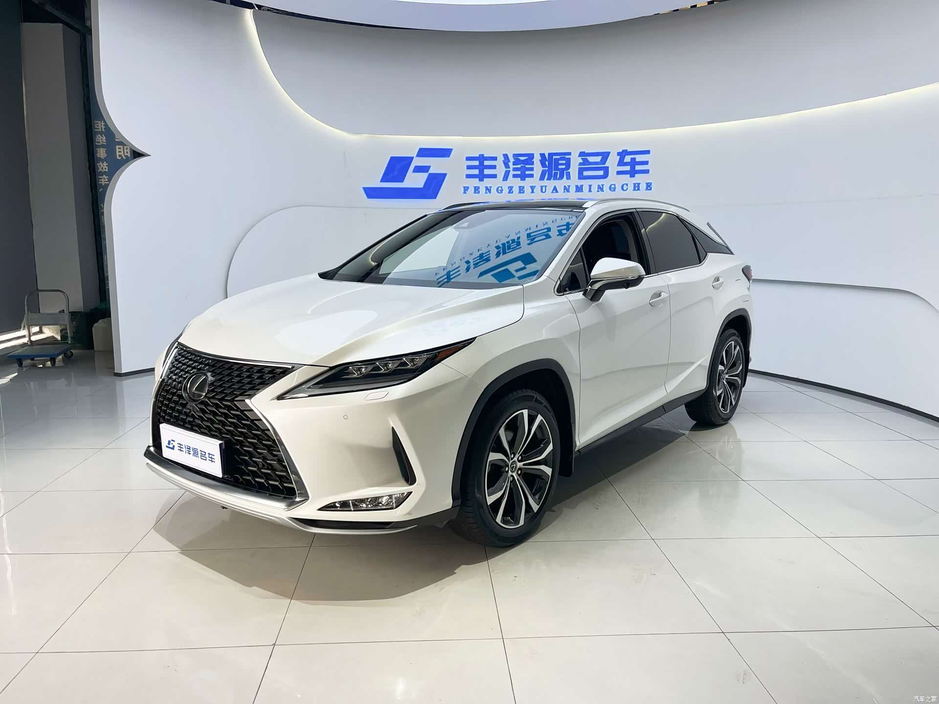 Lexus RX, 2022 1