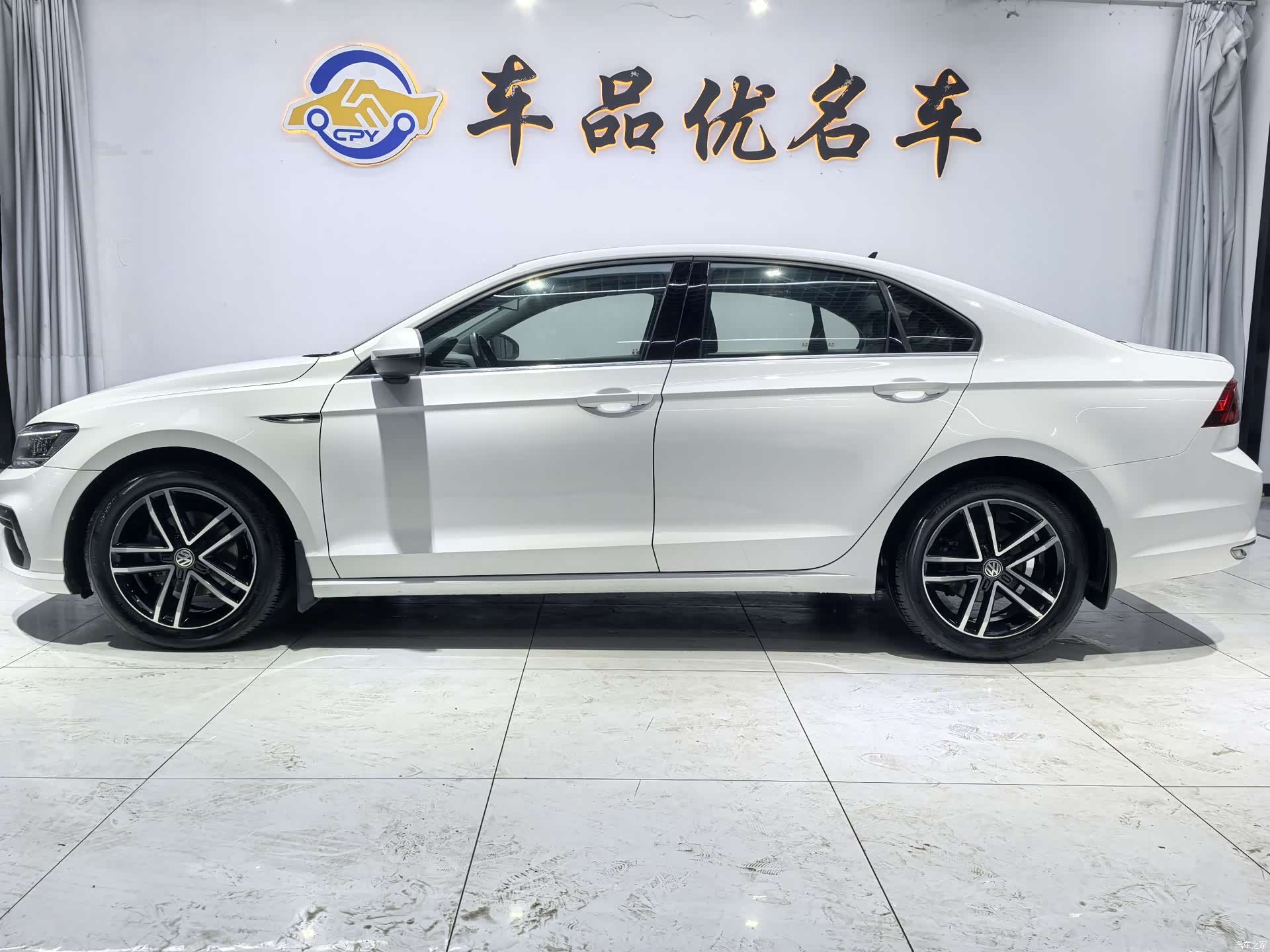 Volkswagen Lamando, 2020 4
