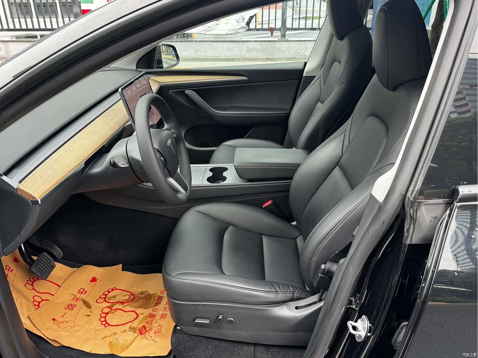 Tesla Model Y, 2022 все фото