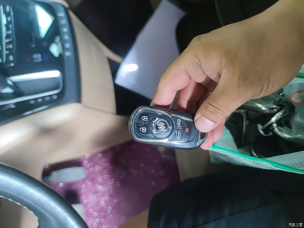 Buick GL8, 2018 9