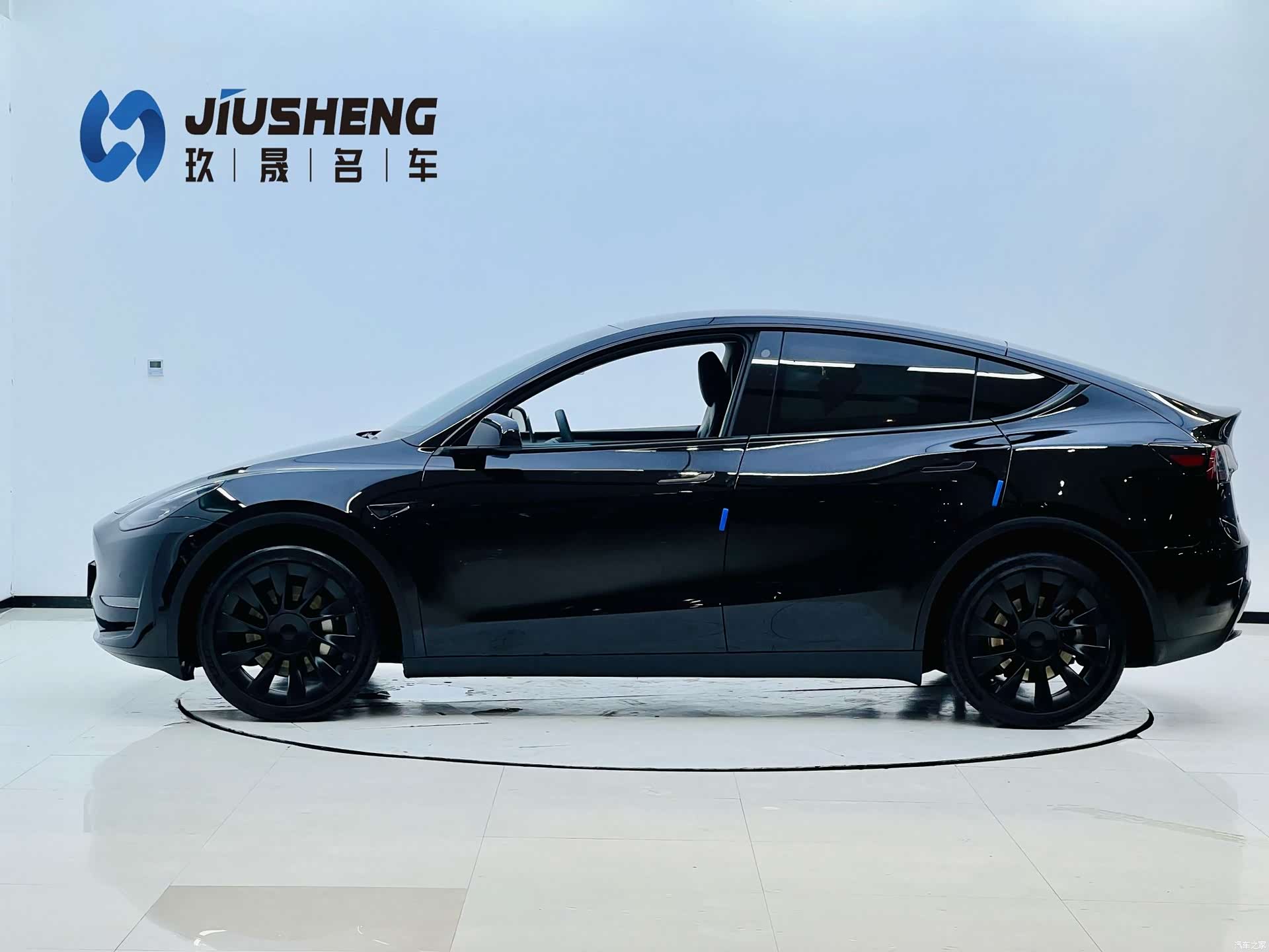 Tesla Model Y, 2023 3