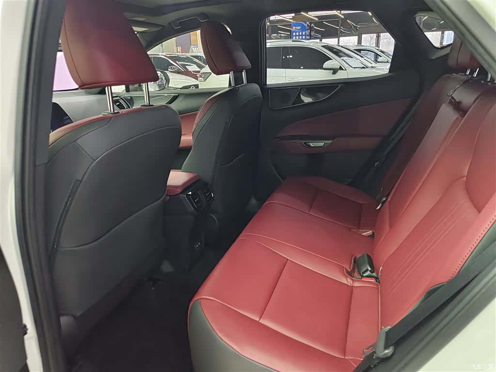 Lexus NX, 2023 11