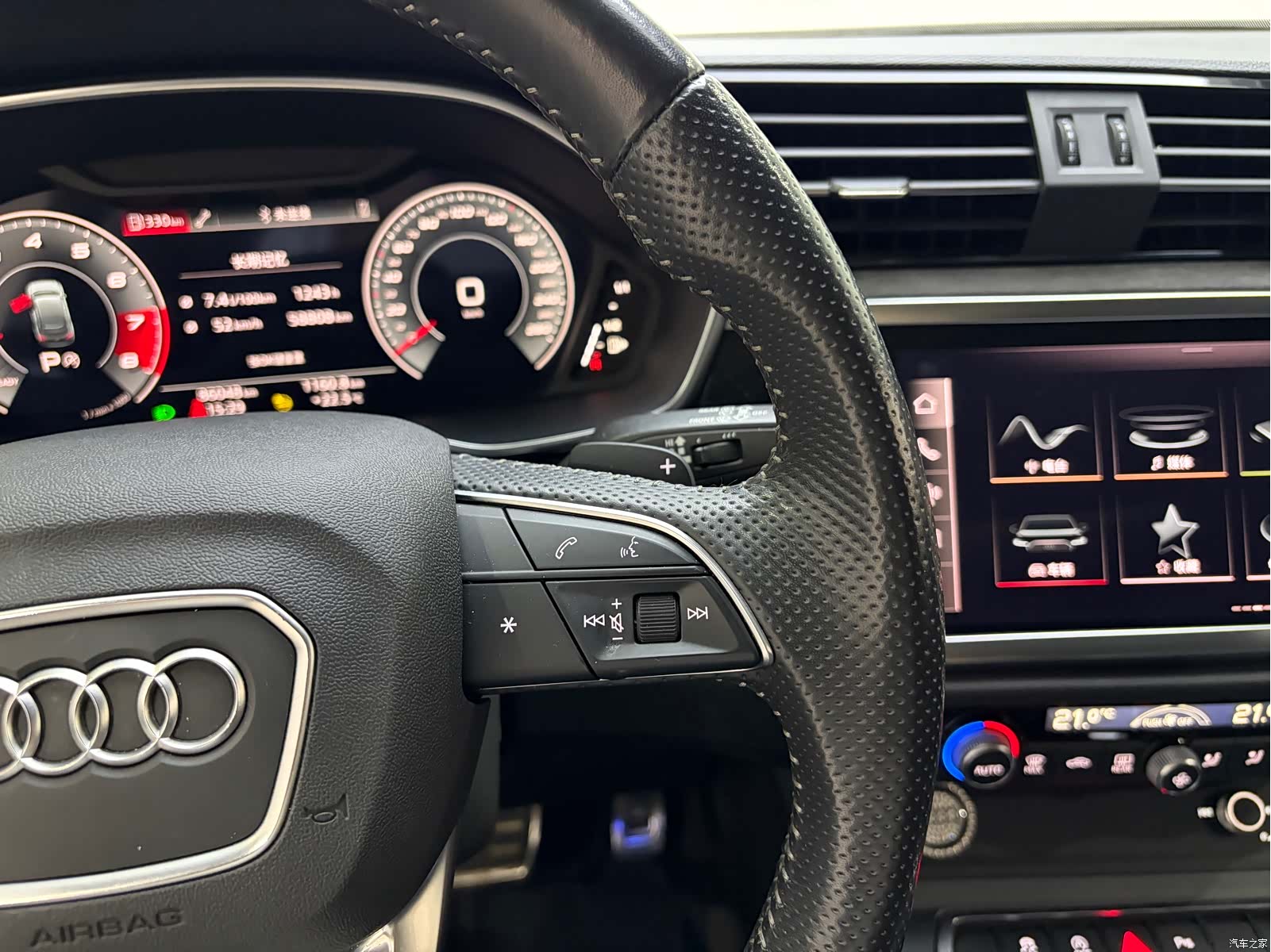 Audi Q3, 2022 11