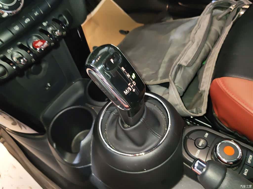 Mini ONE, 2019 6