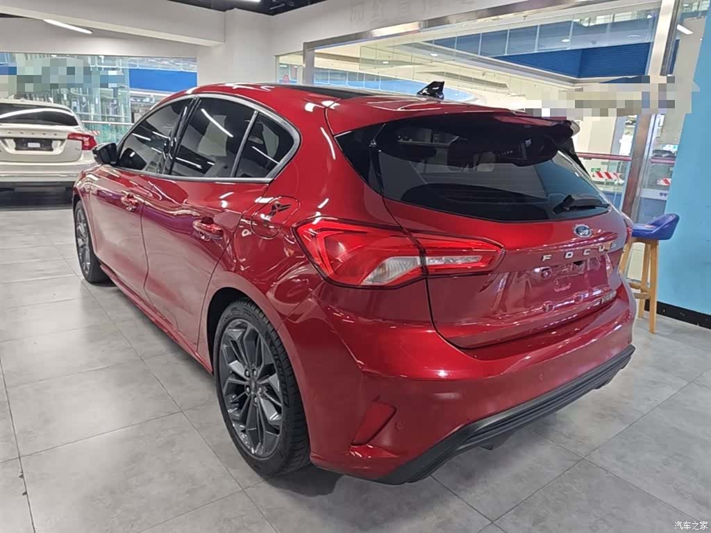 Ford Focus, 2023 все фото