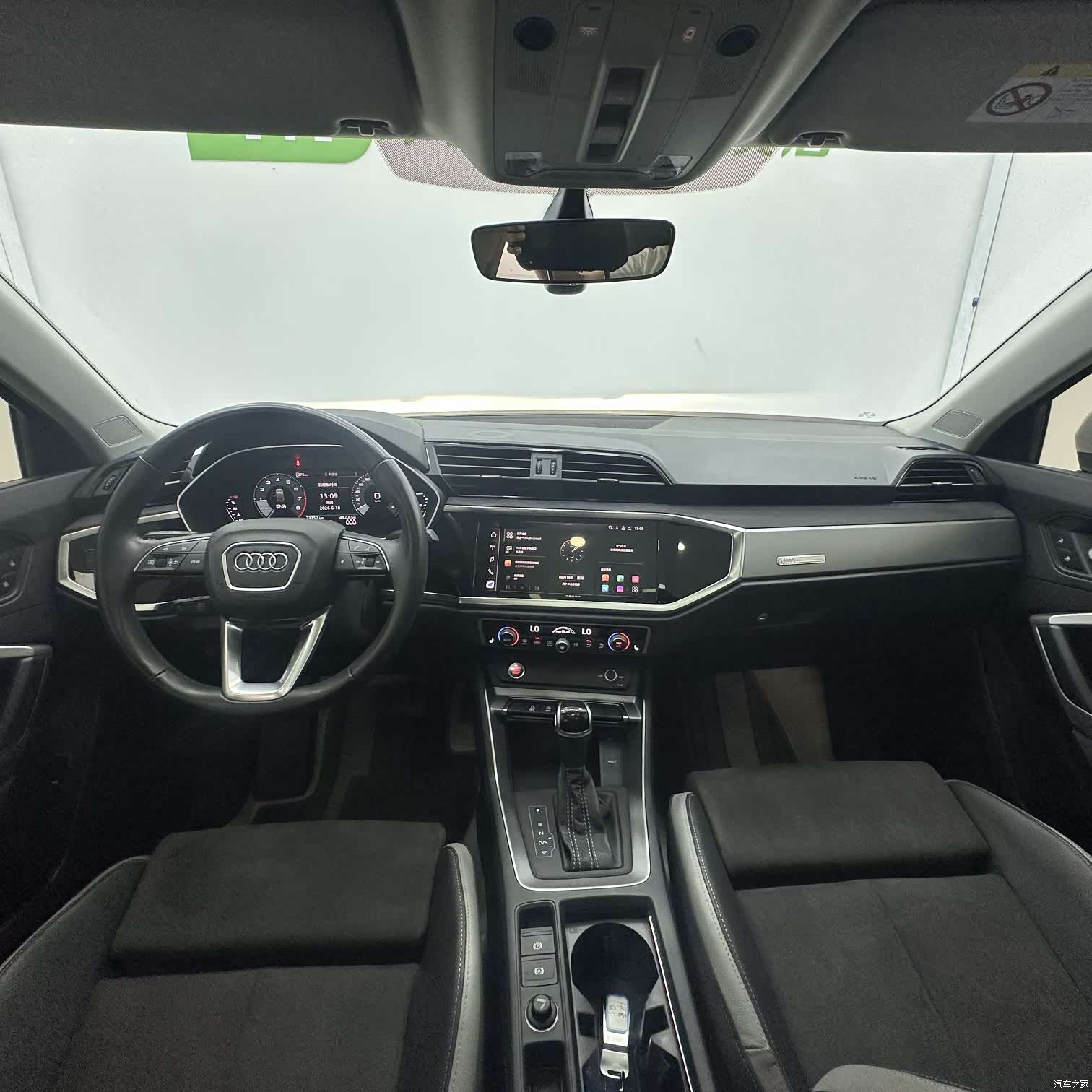 Audi Q3, 2023 10