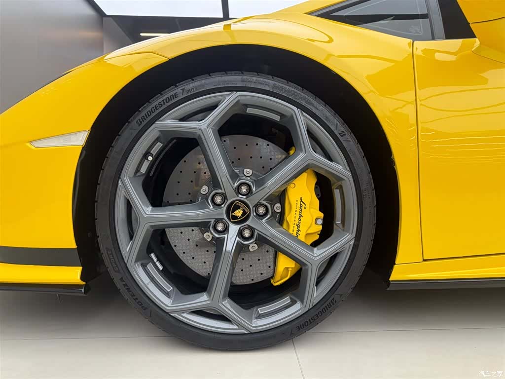 Lamborghini Huracán, 2024 12