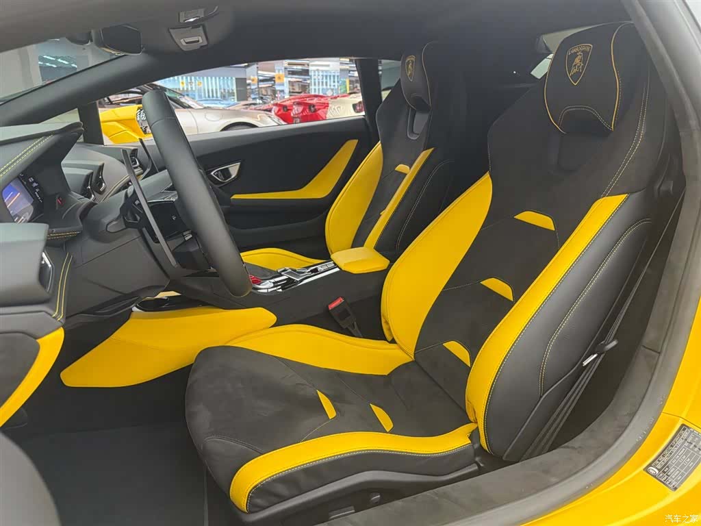 Lamborghini Huracán, 2024 все фото