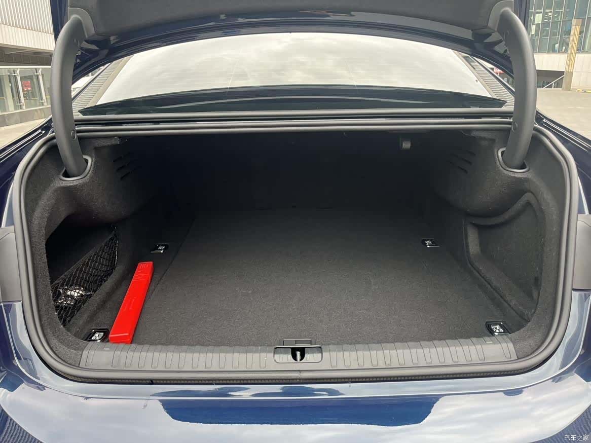 Audi A7L, 2022 13