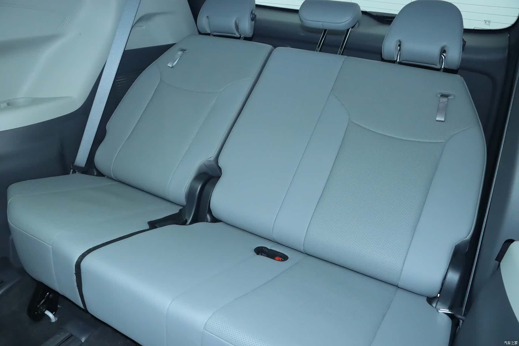 Toyota Granvia, 2023 17