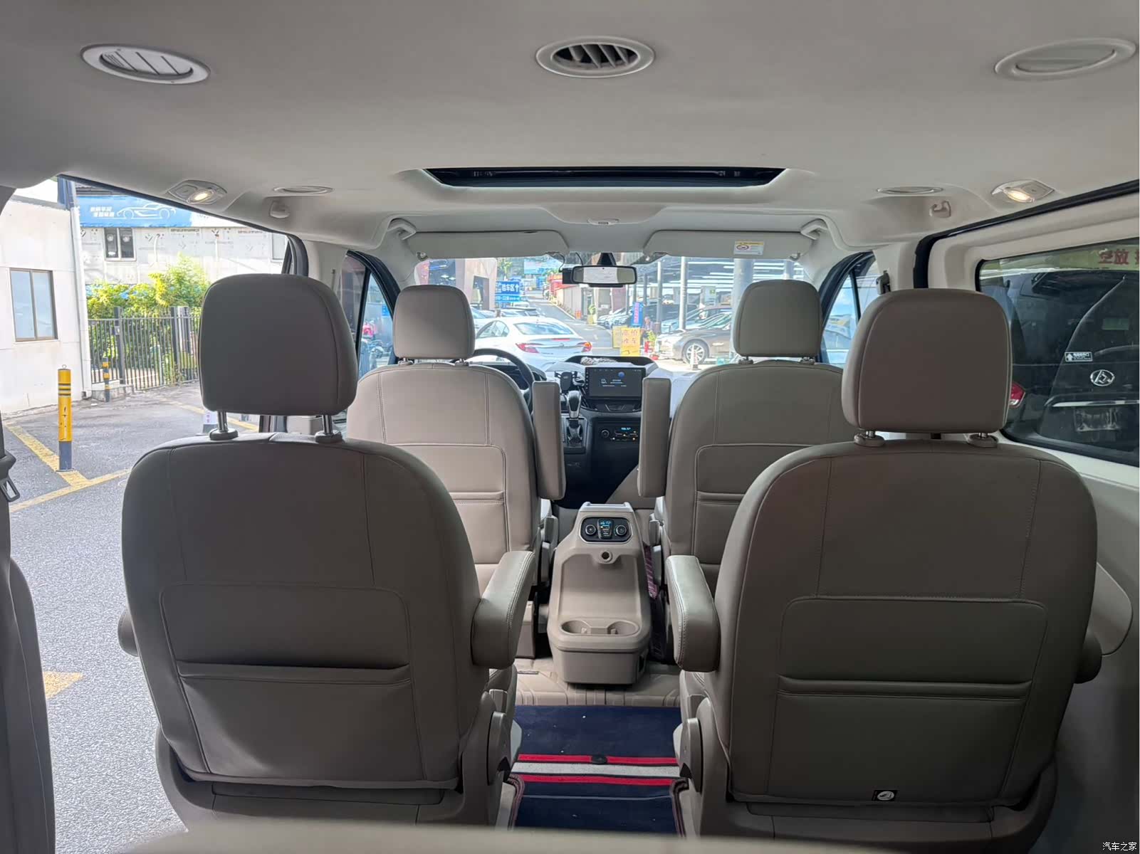 Ford Tourneo, 2017 16