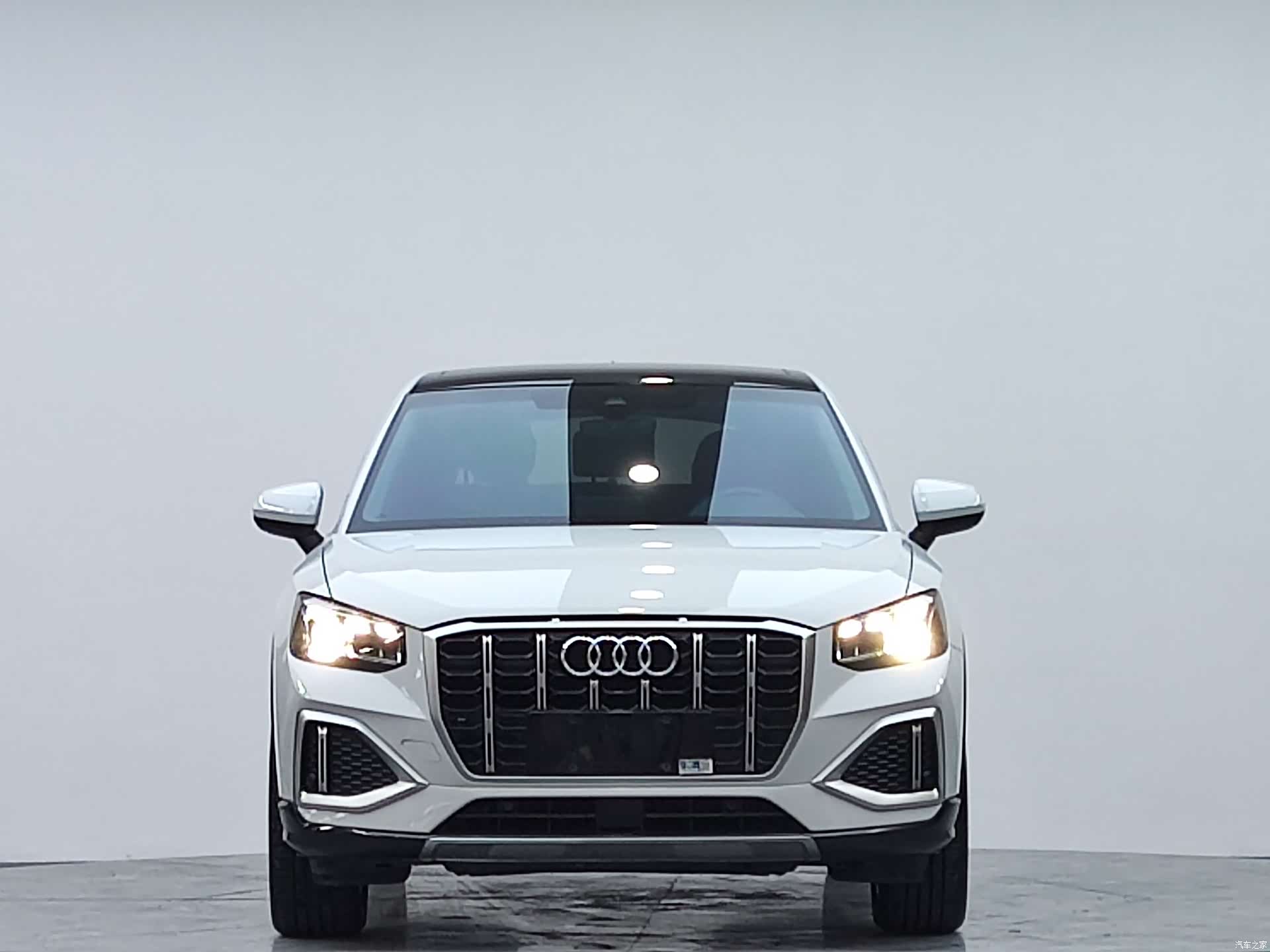 Audi Q2L, 2022 все фото
