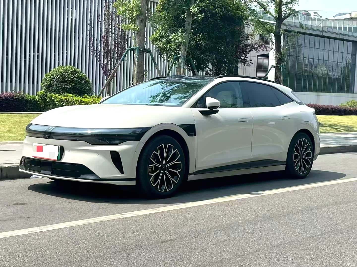 Zeekr 007