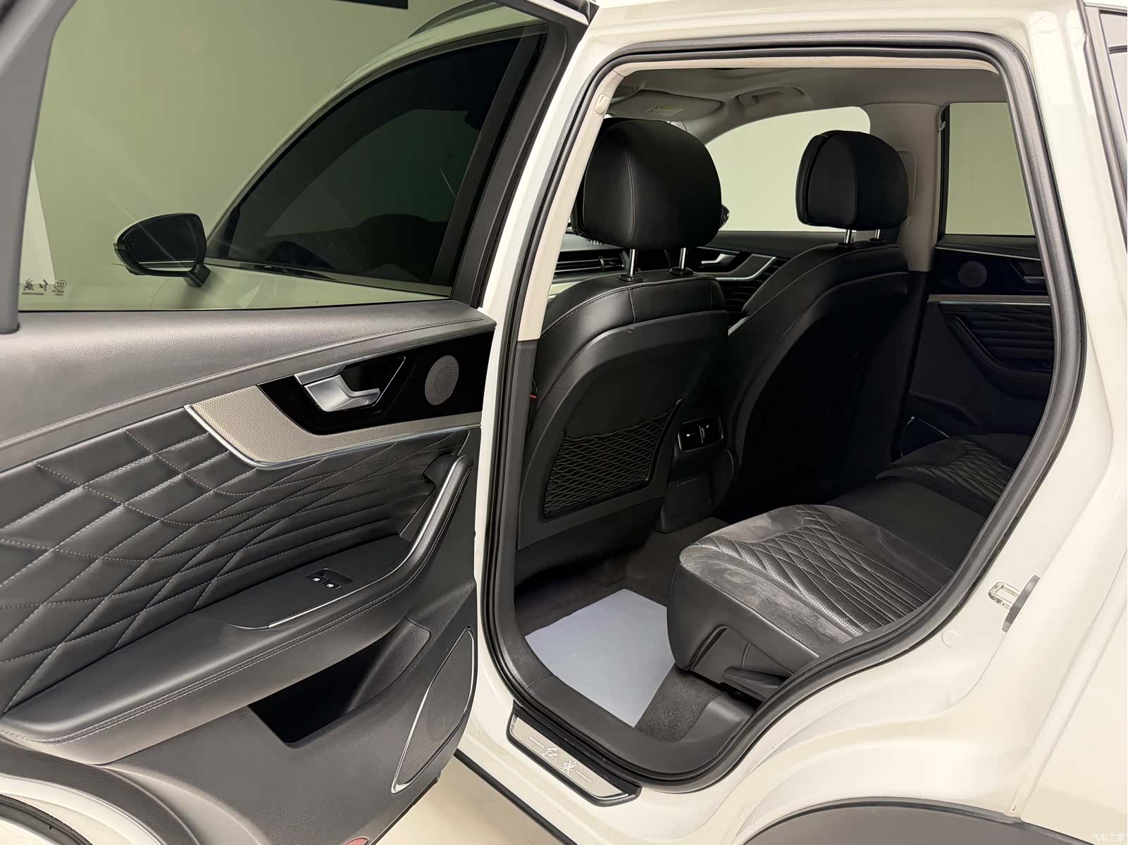 Hongqi HS5, 2022 12
