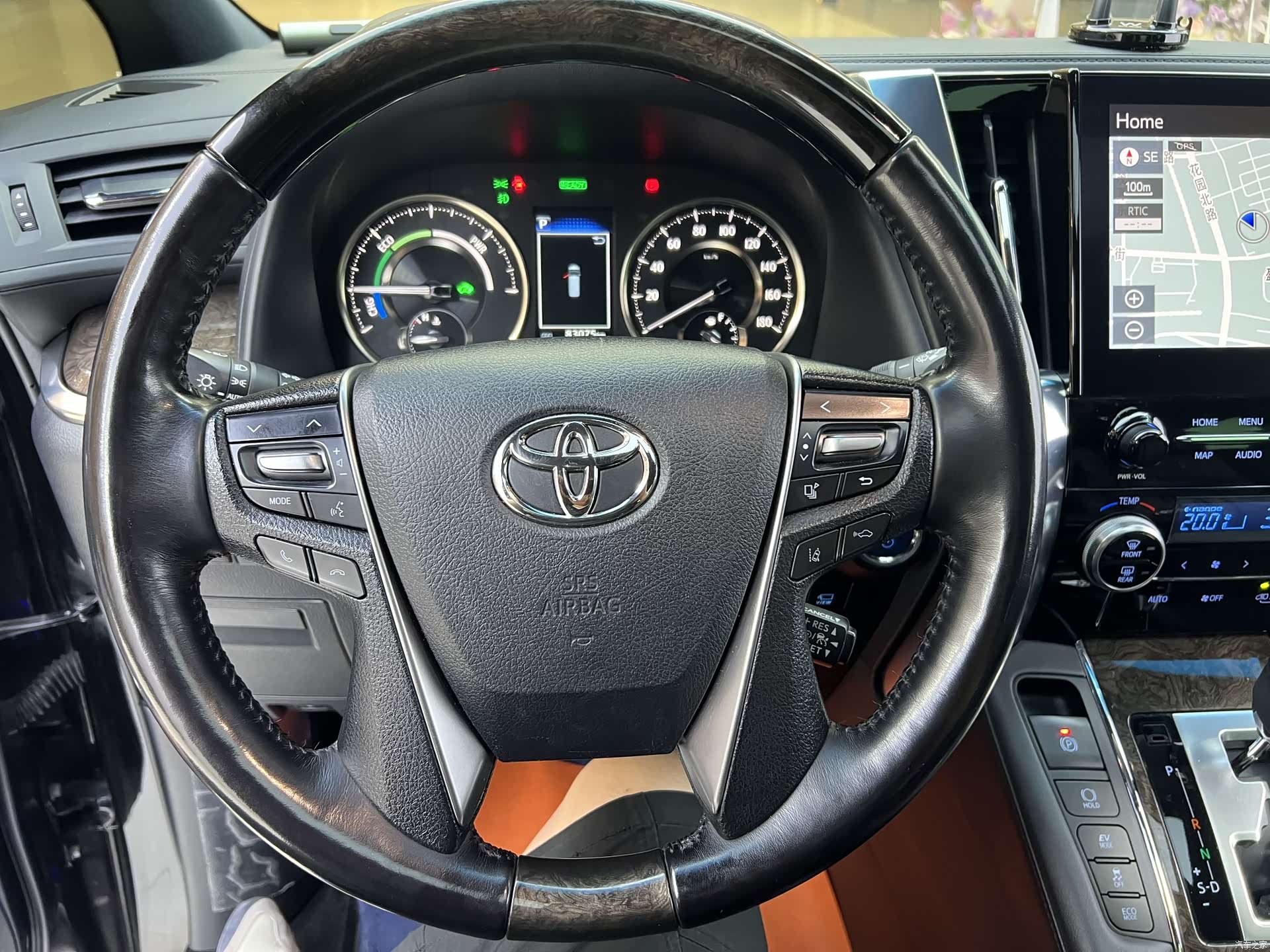 Toyota Alphard, 2021 12