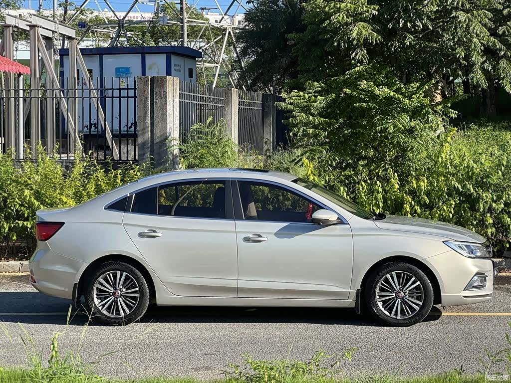 Roewe i5, 2019 8