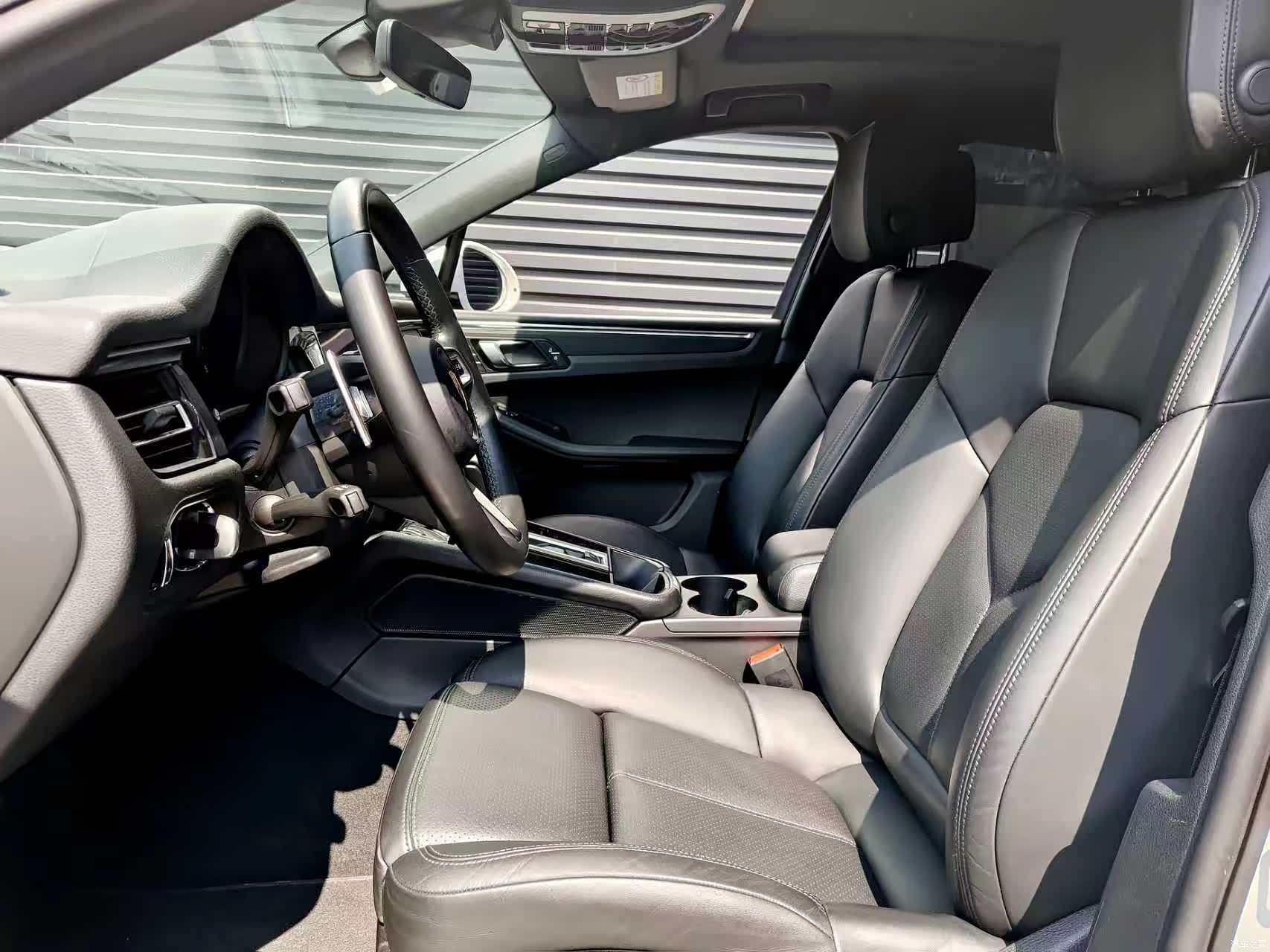 Porsche Macan, 2022 12