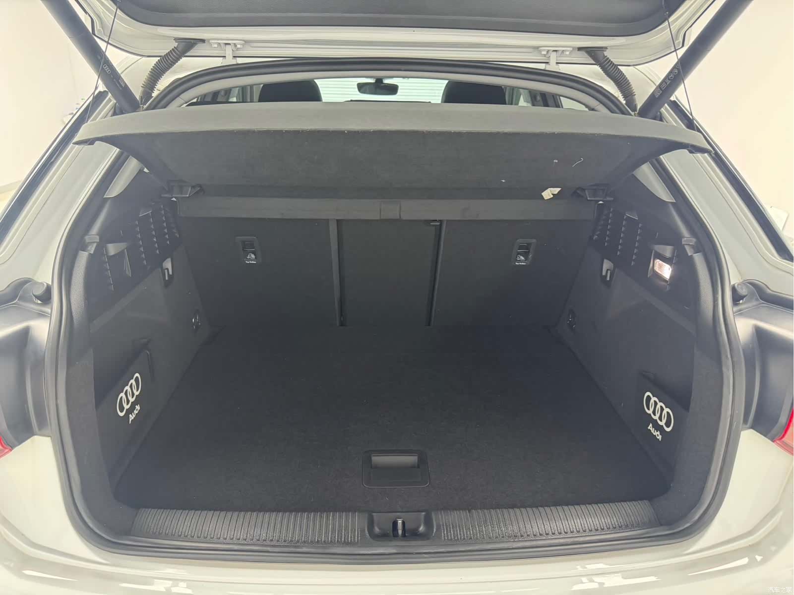Audi Q2L, 2022 16