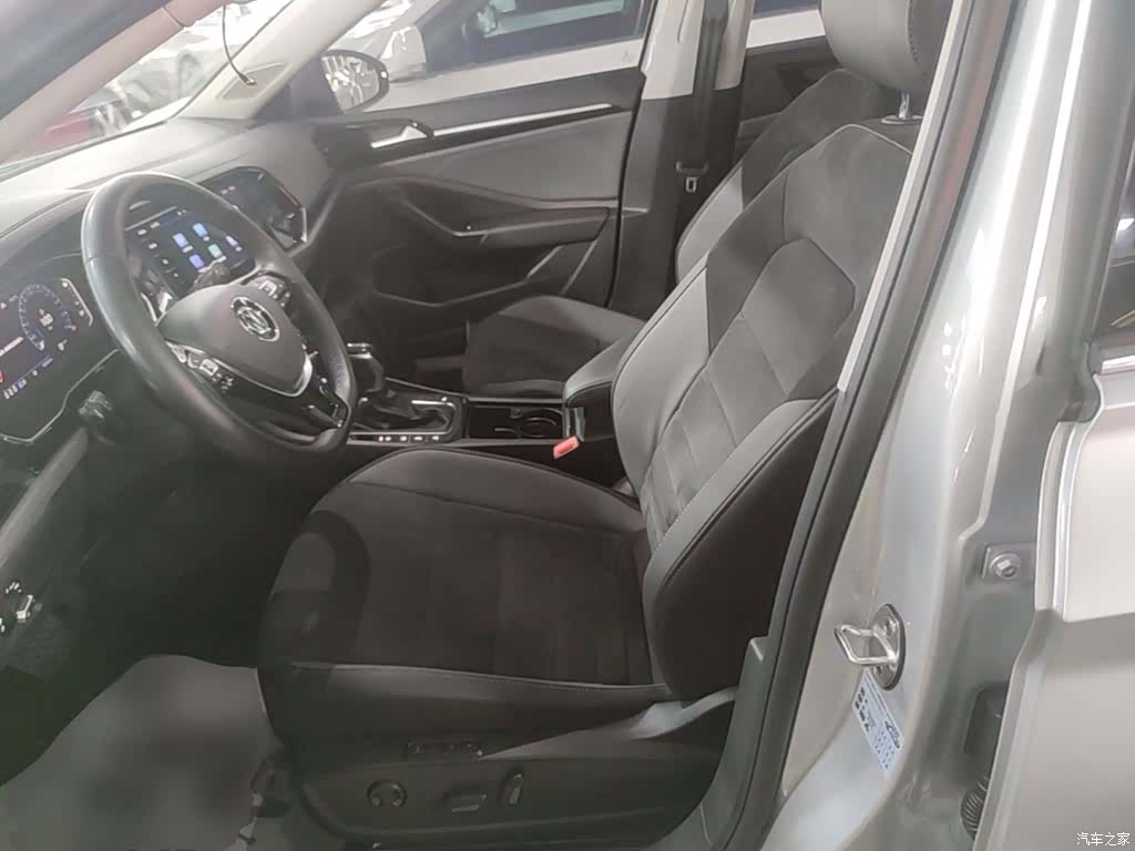 Volkswagen Sagitar, 2021 15