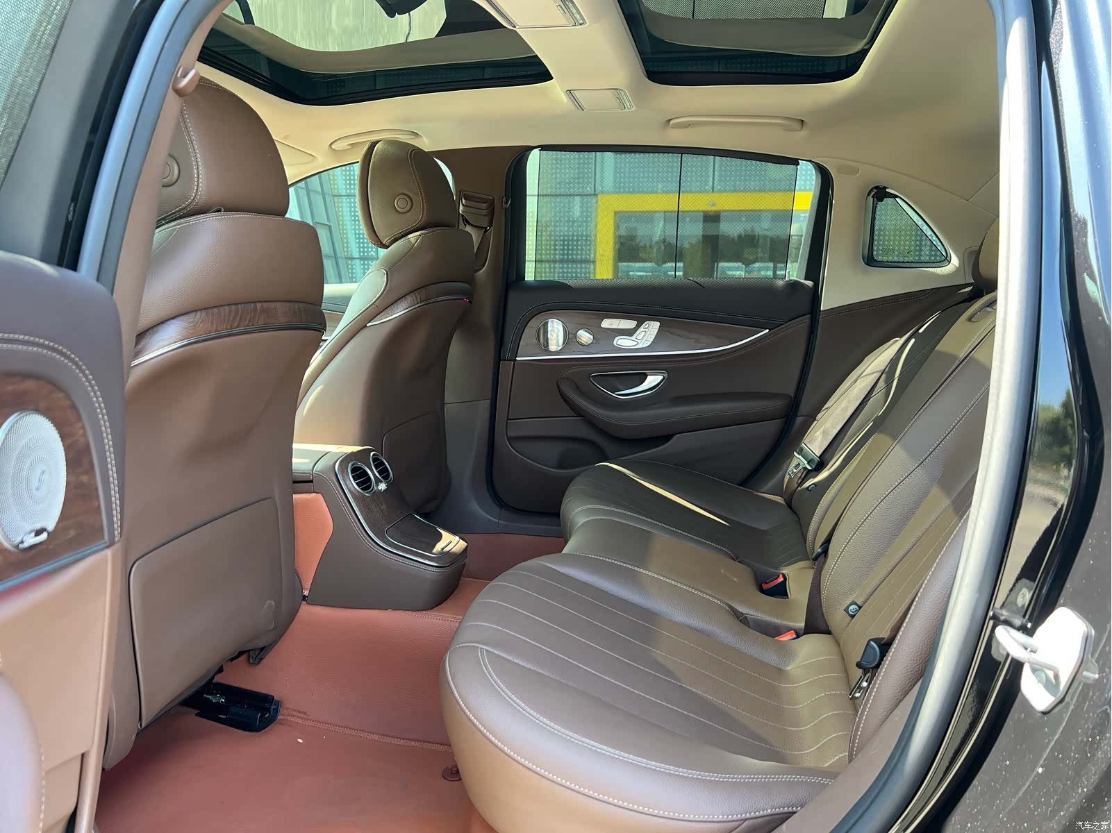 Mercedes-Benz E-Class, 2023 9