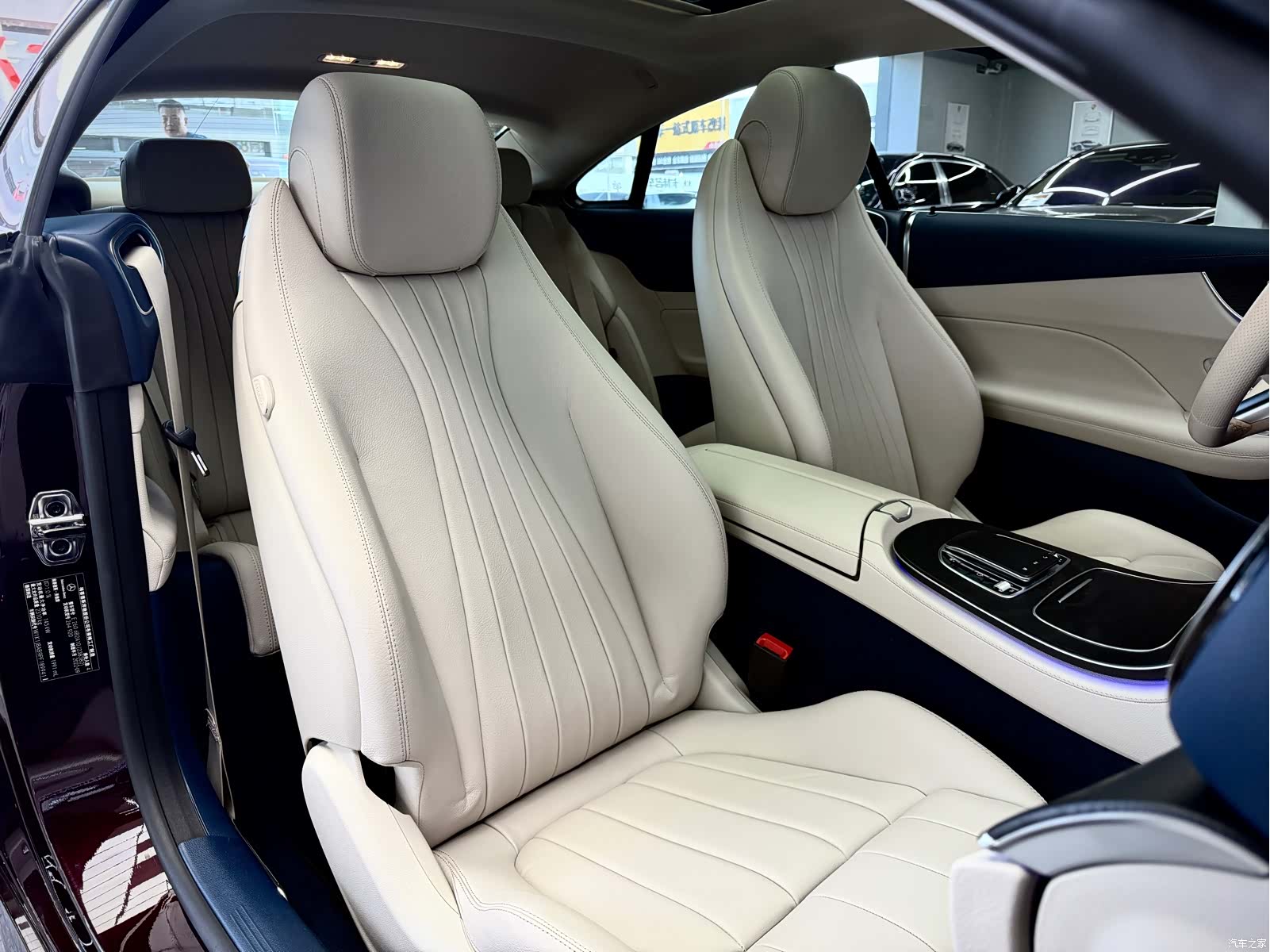 Mercedes-Benz E-Class, 2023 18