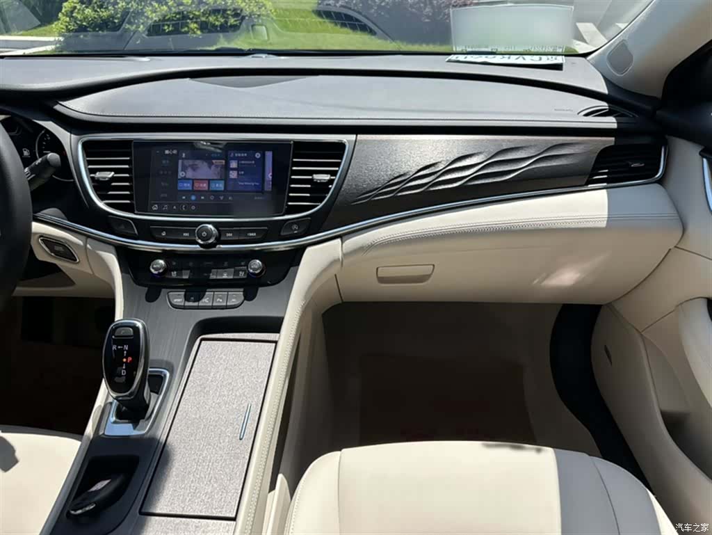 Buick LaCrosse, 2022 2